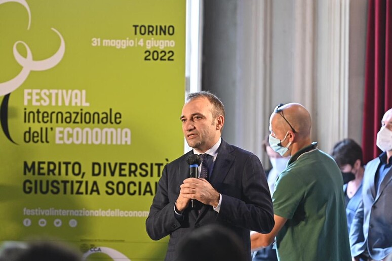 - RIPRODUZIONE RISERVATA