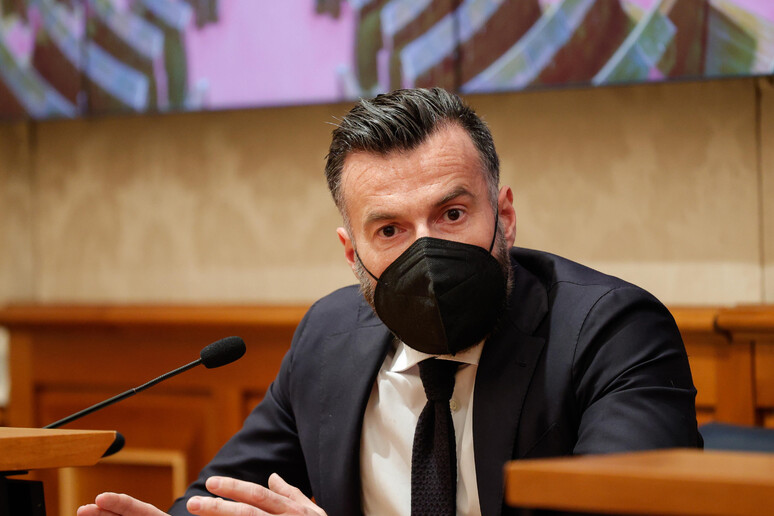 - RIPRODUZIONE RISERVATA