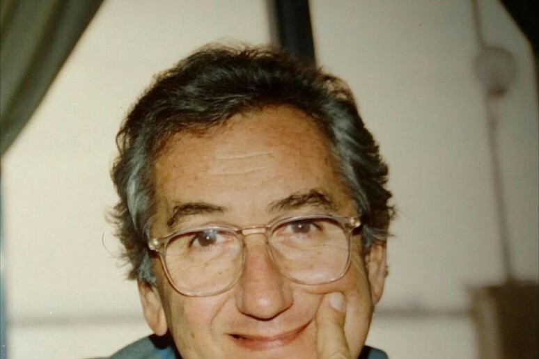 - RIPRODUZIONE RISERVATA