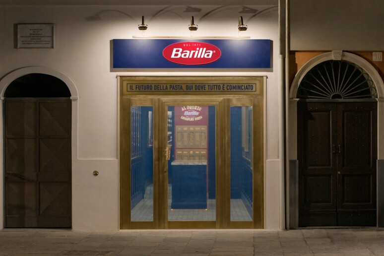 - RIPRODUZIONE RISERVATA