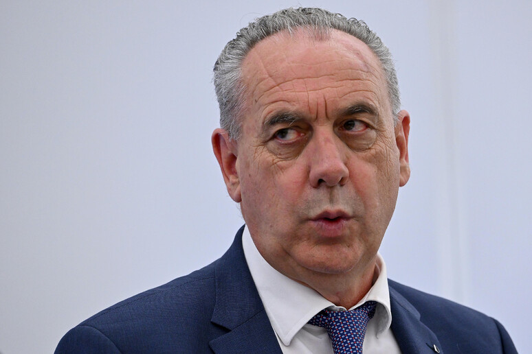 - RIPRODUZIONE RISERVATA