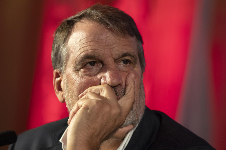 - RIPRODUZIONE RISERVATA