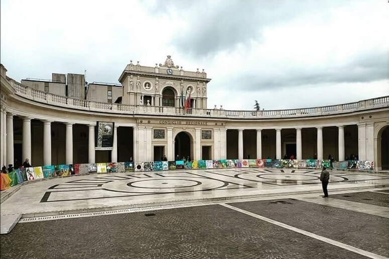 - RIPRODUZIONE RISERVATA