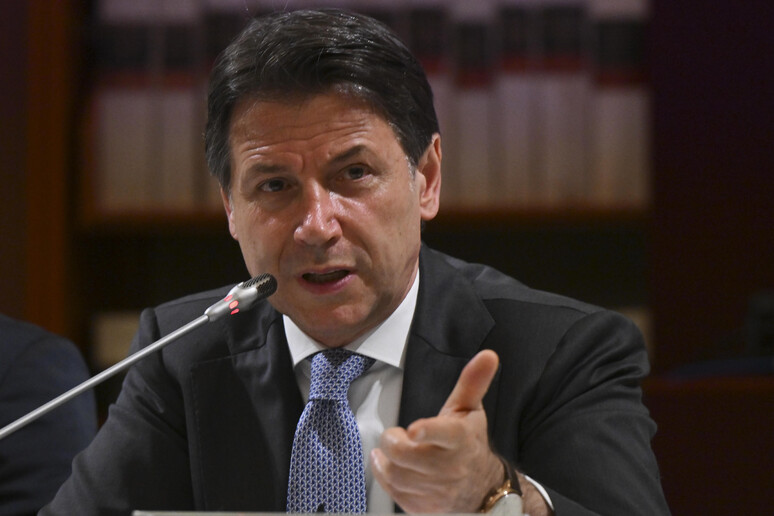 - RIPRODUZIONE RISERVATA