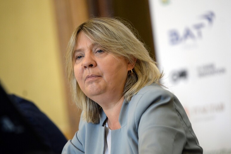 - RIPRODUZIONE RISERVATA