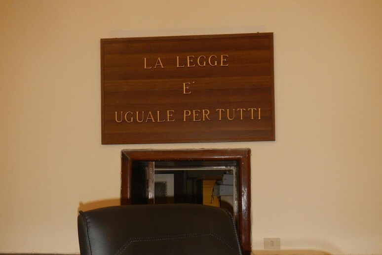 - RIPRODUZIONE RISERVATA