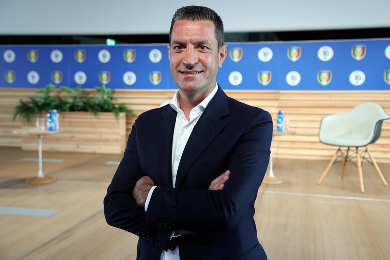 - RIPRODUZIONE RISERVATA