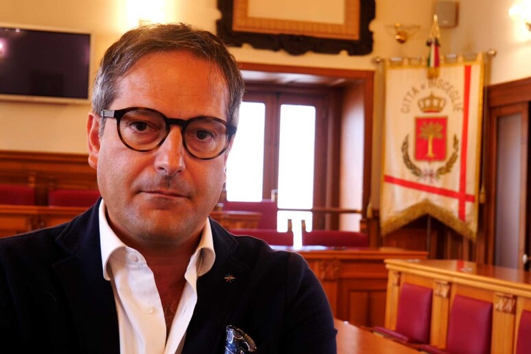- RIPRODUZIONE RISERVATA