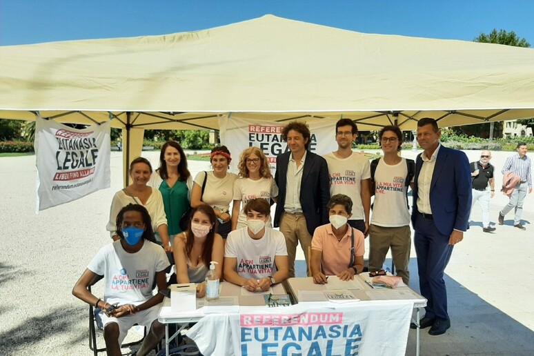- RIPRODUZIONE RISERVATA