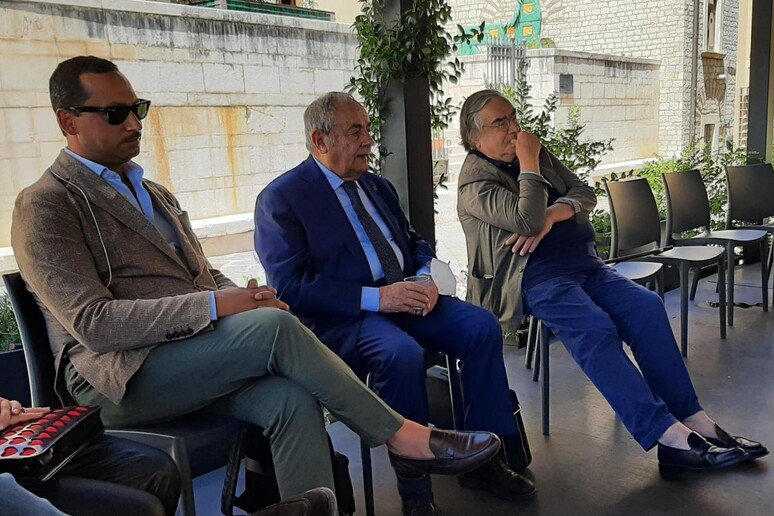 - RIPRODUZIONE RISERVATA