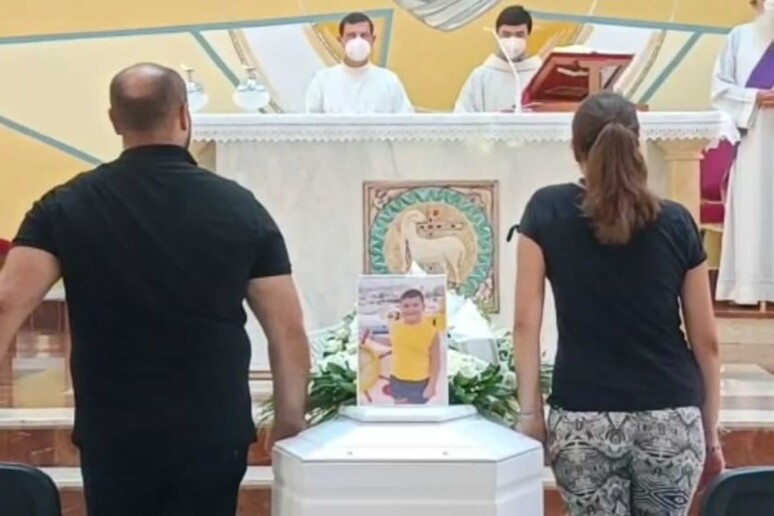 - RIPRODUZIONE RISERVATA