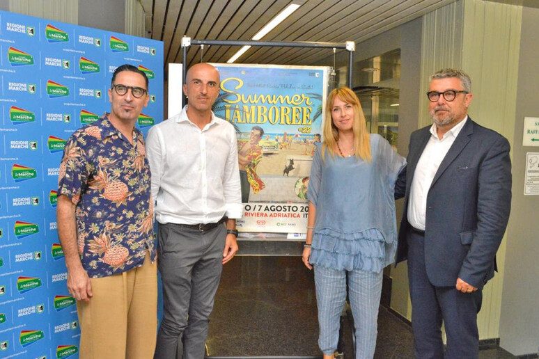 - RIPRODUZIONE RISERVATA