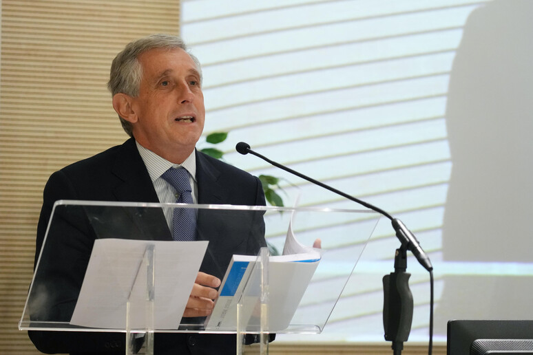 - RIPRODUZIONE RISERVATA