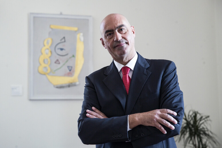 - RIPRODUZIONE RISERVATA