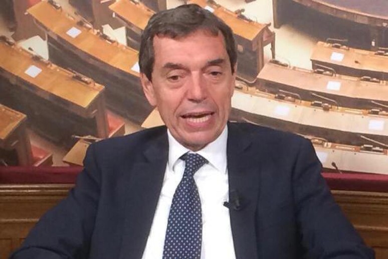 - RIPRODUZIONE RISERVATA