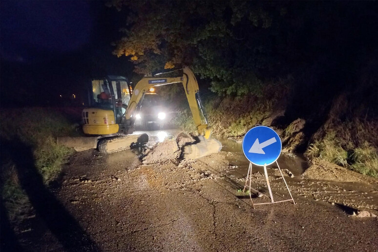 - RIPRODUZIONE RISERVATA
