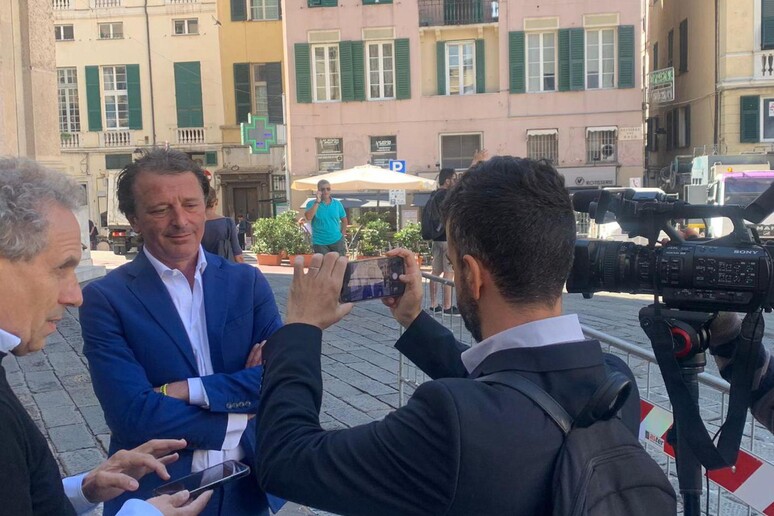 - RIPRODUZIONE RISERVATA
