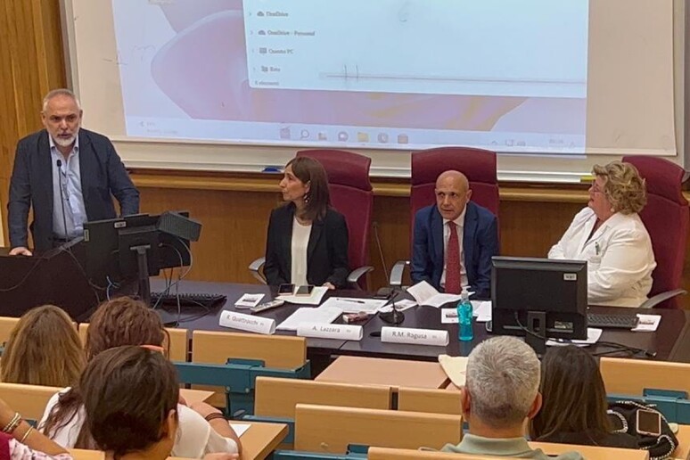 - RIPRODUZIONE RISERVATA