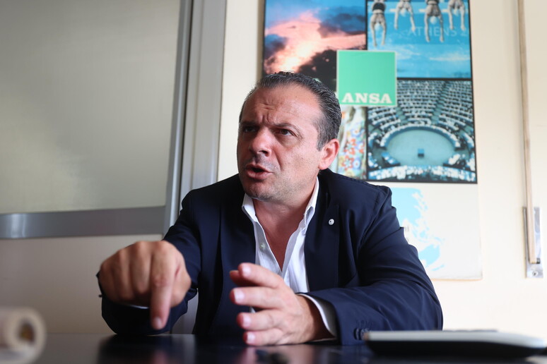 - RIPRODUZIONE RISERVATA