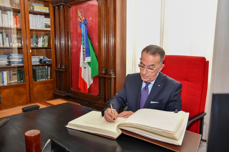 - RIPRODUZIONE RISERVATA