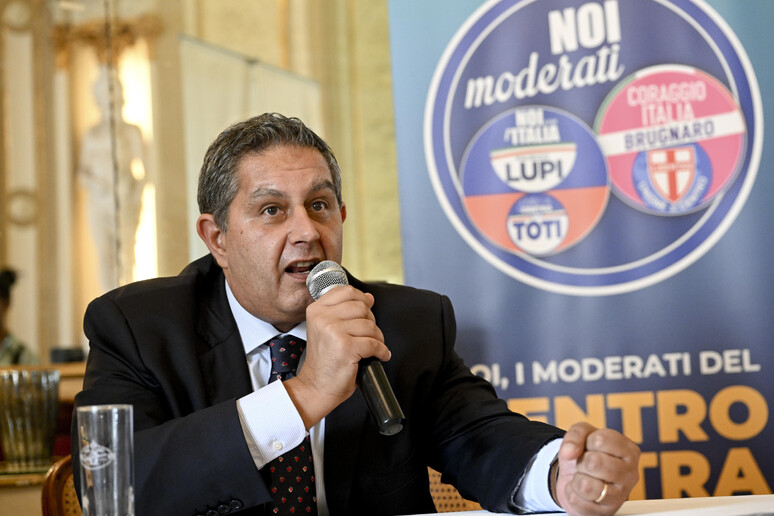 - RIPRODUZIONE RISERVATA