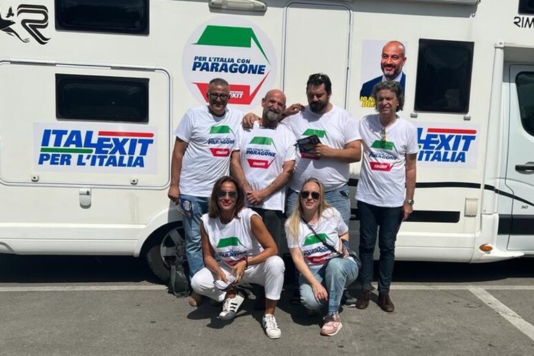 - RIPRODUZIONE RISERVATA