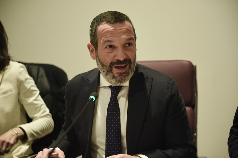 - RIPRODUZIONE RISERVATA
