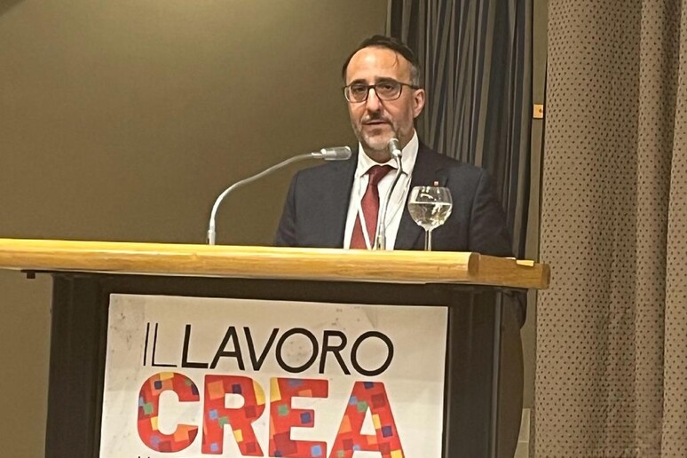 - RIPRODUZIONE RISERVATA