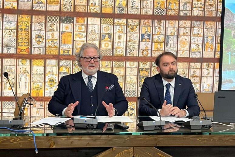 - RIPRODUZIONE RISERVATA