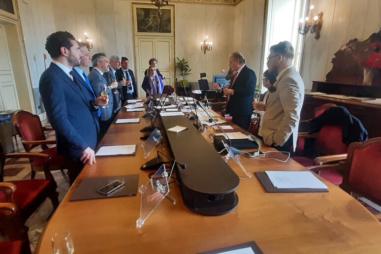 - RIPRODUZIONE RISERVATA