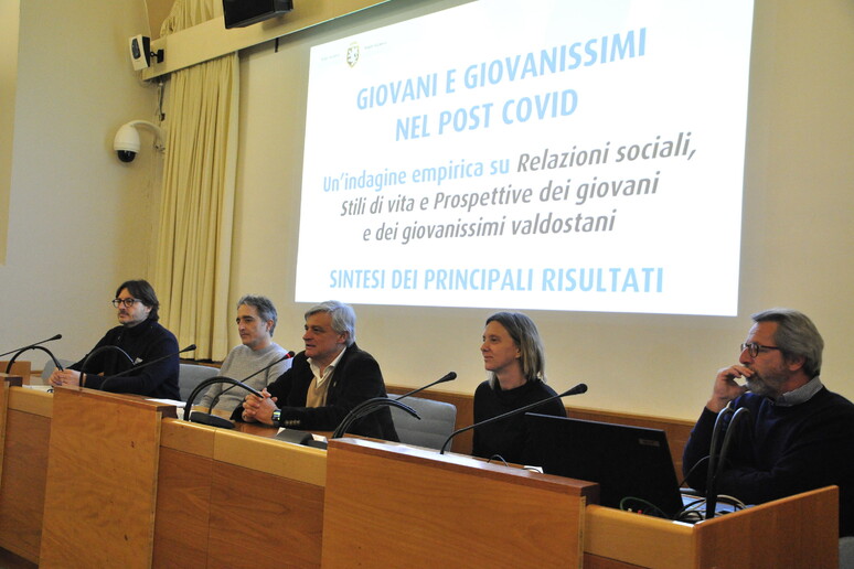 - RIPRODUZIONE RISERVATA
