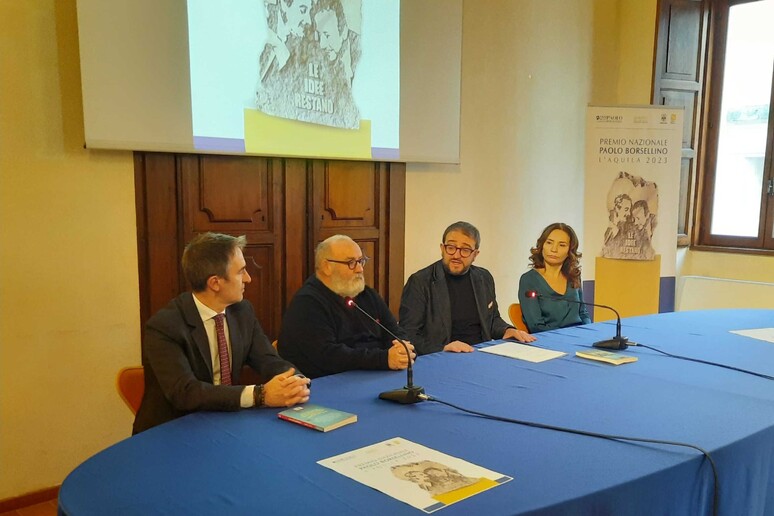 - RIPRODUZIONE RISERVATA