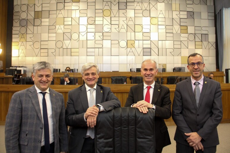 - RIPRODUZIONE RISERVATA