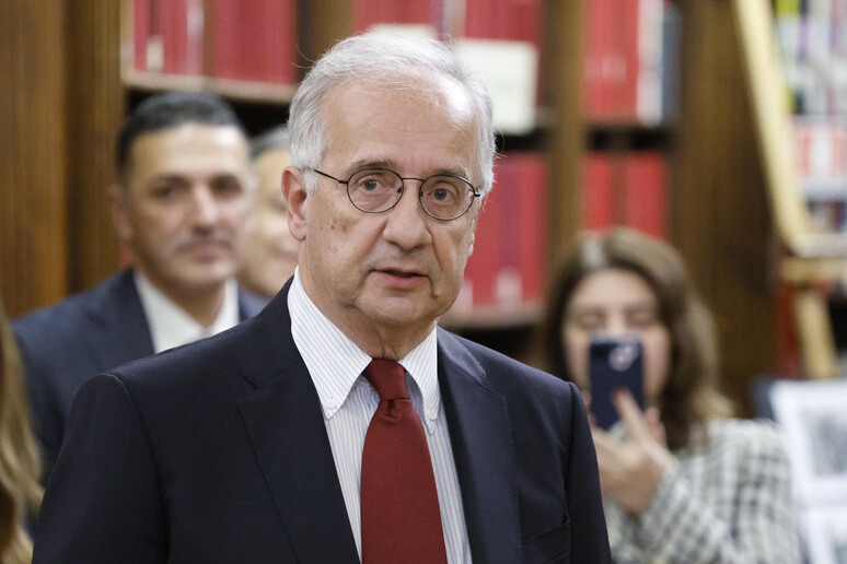 - RIPRODUZIONE RISERVATA