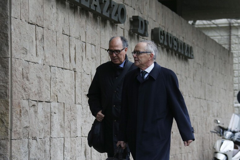 - RIPRODUZIONE RISERVATA