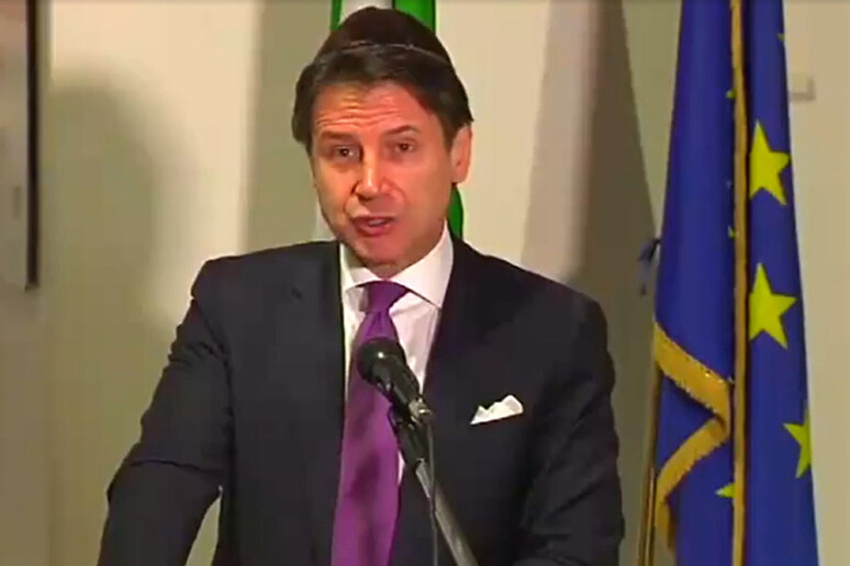 - RIPRODUZIONE RISERVATA
