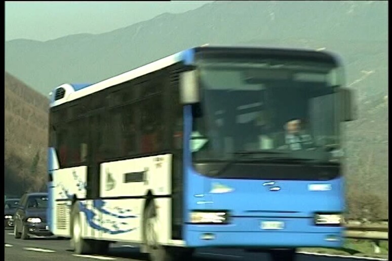 - RIPRODUZIONE RISERVATA
