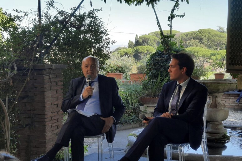- RIPRODUZIONE RISERVATA
