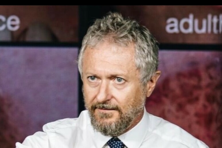 - RIPRODUZIONE RISERVATA