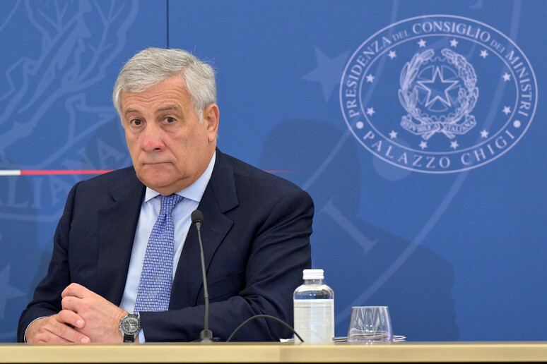- RIPRODUZIONE RISERVATA