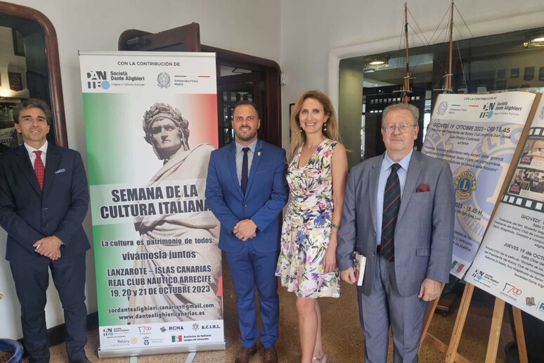 - RIPRODUZIONE RISERVATA