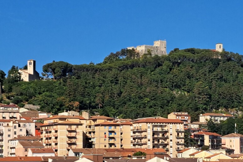 - RIPRODUZIONE RISERVATA