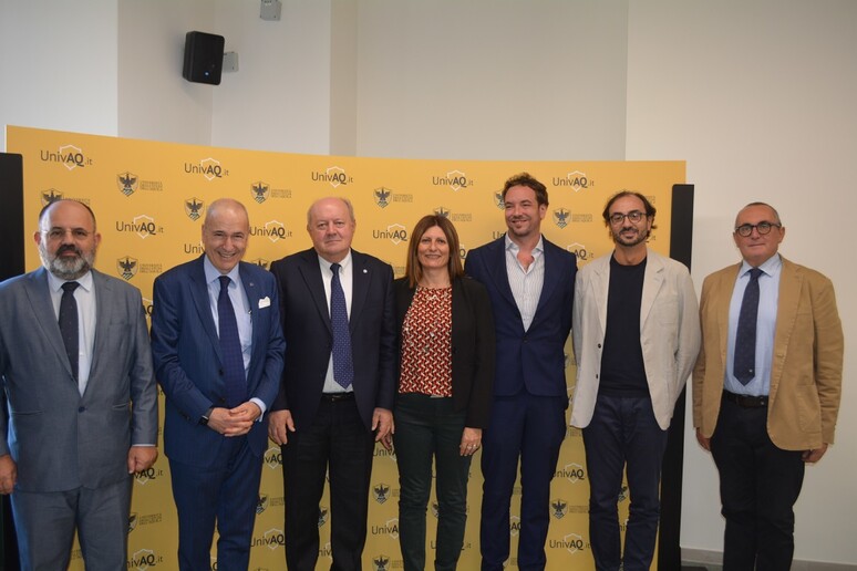 - RIPRODUZIONE RISERVATA