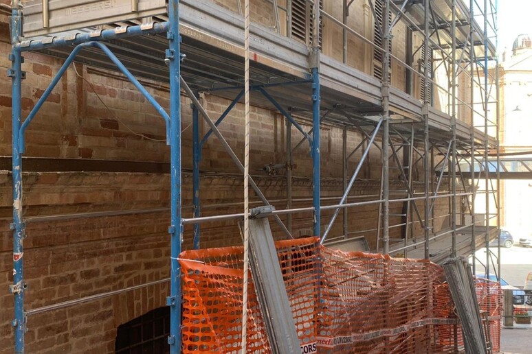 - RIPRODUZIONE RISERVATA