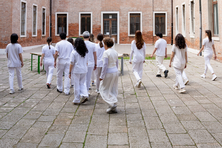 - RIPRODUZIONE RISERVATA
