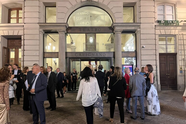 - RIPRODUZIONE RISERVATA
