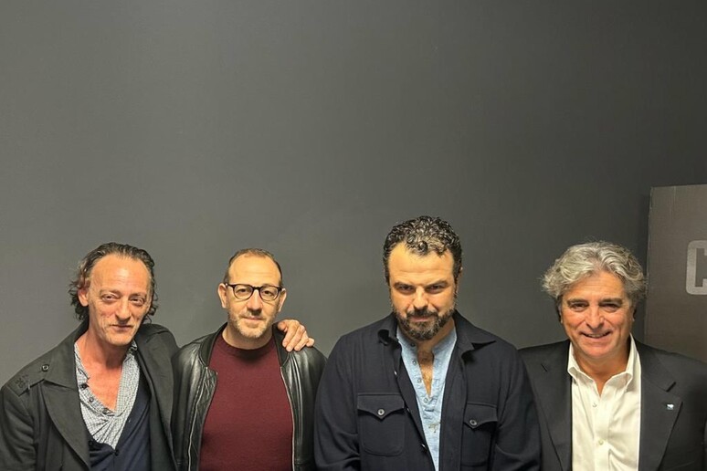 - RIPRODUZIONE RISERVATA