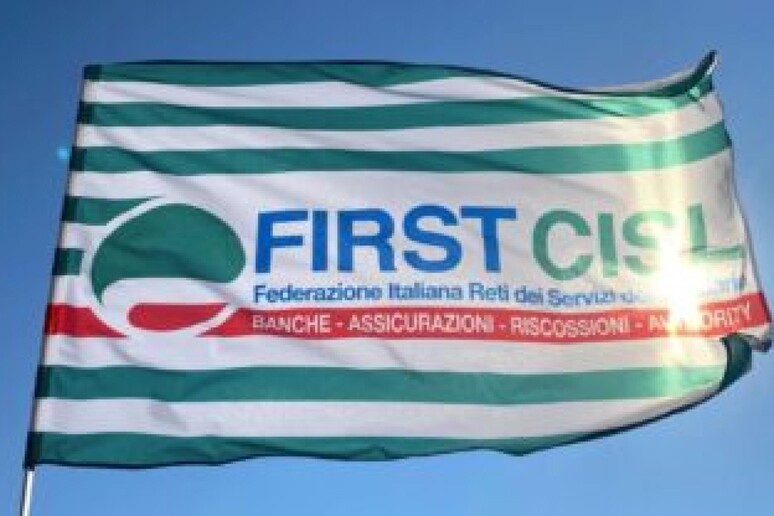 - RIPRODUZIONE RISERVATA