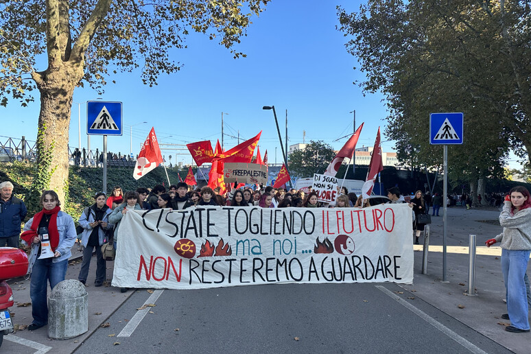 - RIPRODUZIONE RISERVATA