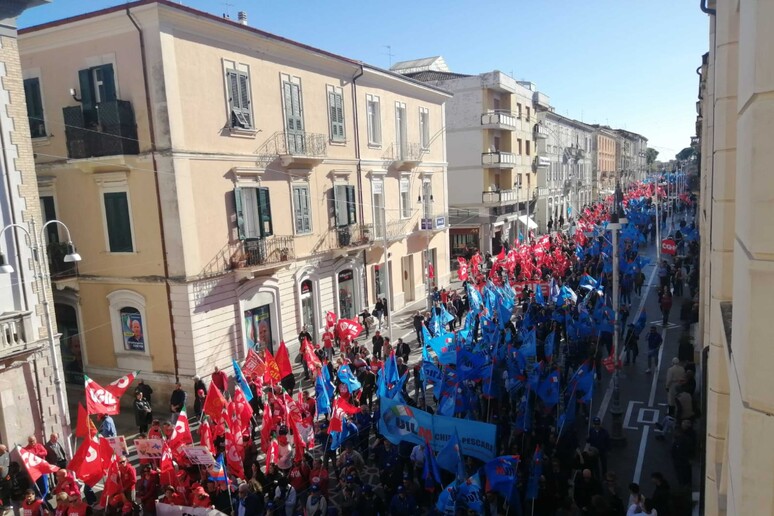 - RIPRODUZIONE RISERVATA